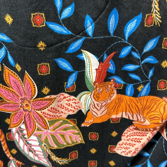 New with tags Room Service tiger floral Womens’ Shawl Collar PJ Set, nwt - Picture 8 of 10